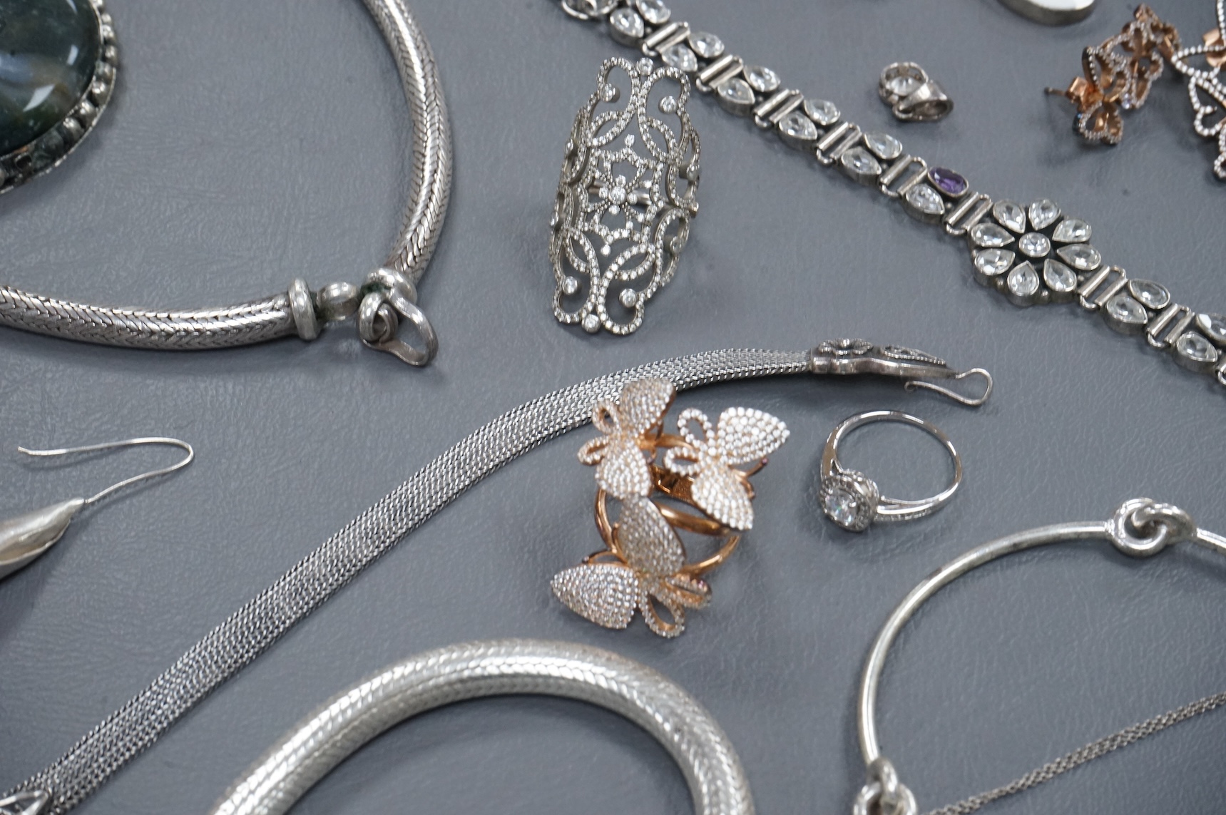 A quantity of assorted modern, silver, 925 and white metal jewellery, together with Butler & Wilson costume jewellery.